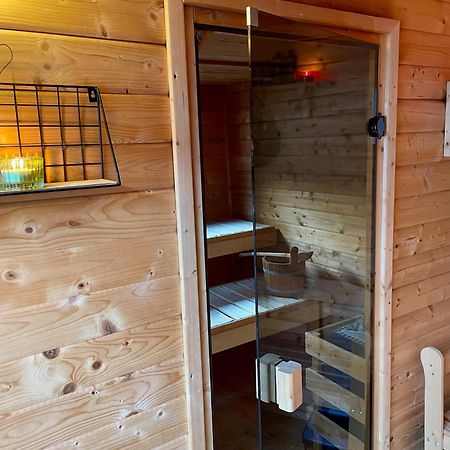 Modernes Holzhaus Im Skandinavischen Stil Mit Sauna, Garten Und 2 Katzen Norderstedt Exterior foto